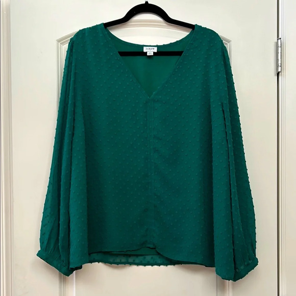 Tops - J Crew Kelly Green 2X Swiss dot v neck blouse. Lined in front. EUC